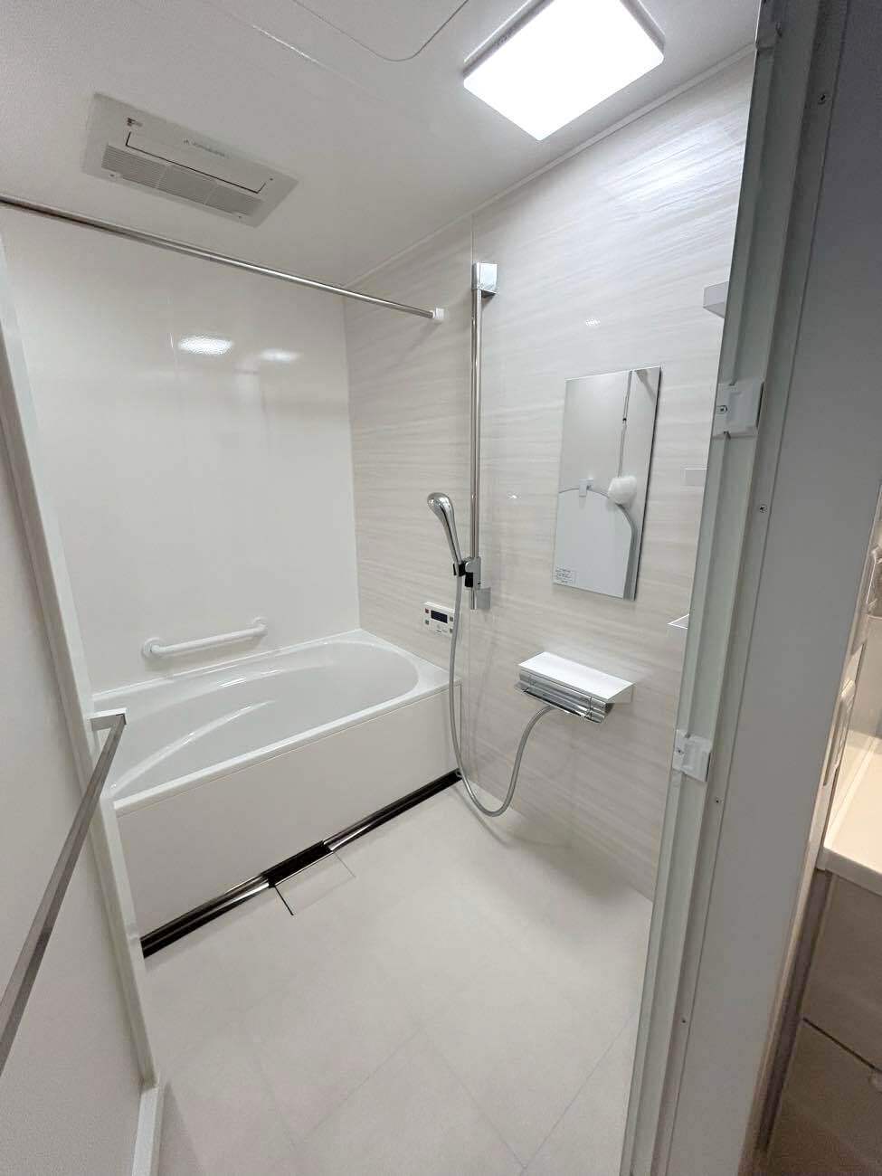 ホーロー素材でお手入れが楽になる浴室＆洗面リフォーム（横浜市青葉区I様）